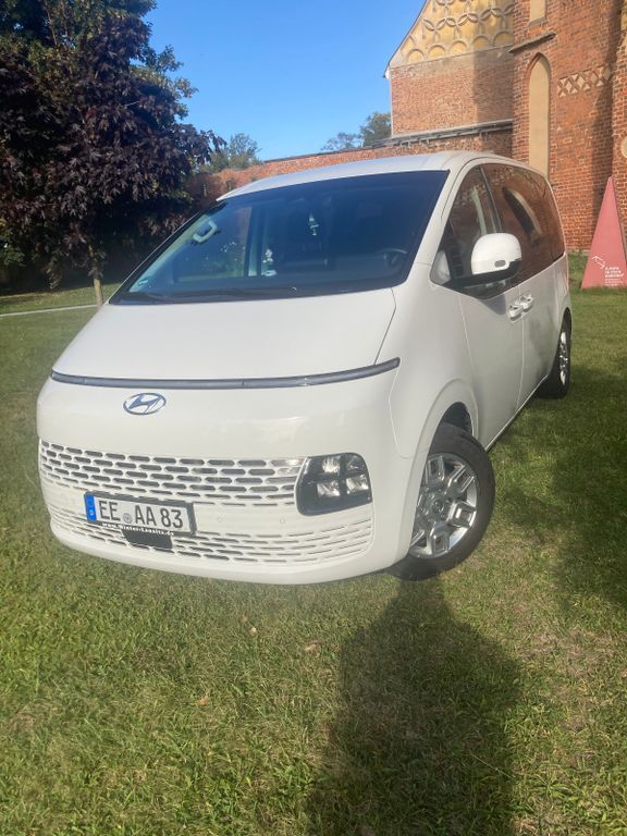 Hyundai STARIA 15.300 km 39.990 € Mühlberg 04931