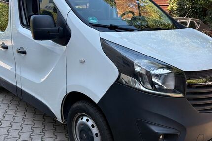Opel Vivaro 88.000 km 6.990 &euro; Puchheim 82178
