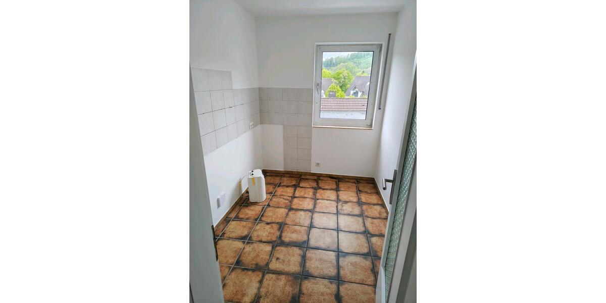 Dachgeschoßwohnung Lennestadt - 3 Zimmer, 70 m&sup2;, 500&euro; | Angebot:26690656