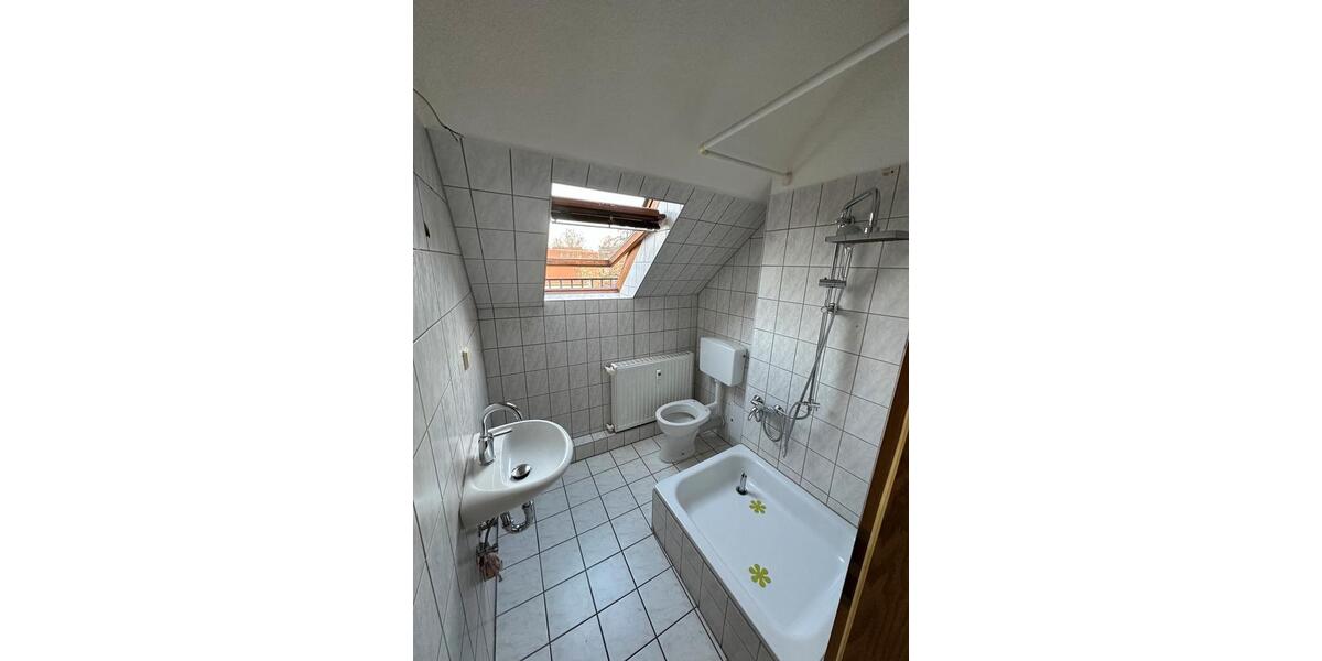 Dachgeschoßwohnung Meuselwitz - 3 Zimmer, 48 m&sup2;, 280&euro; | Angebot:25751005