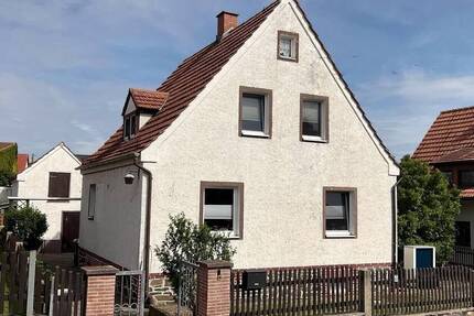 Einfamilienhaus modernisiert mit Grundstück in Weida