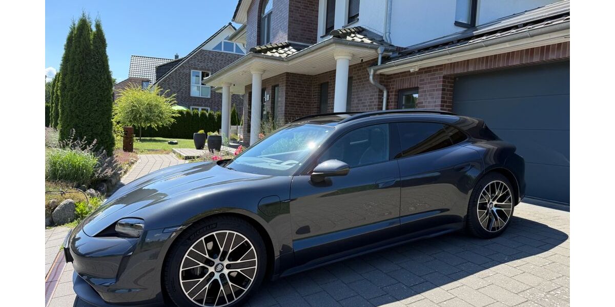 Porsche Taycan 67.750 km 57.450 &euro; Hanstedt 21271