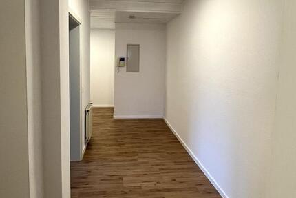 Oberhundem: 2-ZKB-Dachgeschosswohnung provisionsfrei zu vermieten (Terrasse mgl.) 2 zimmer