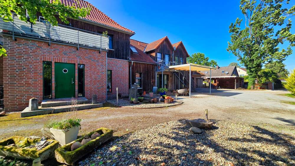 Haus zum Kaufen in Wathlingen 575.000 € 272.8 m² 9 zimmer