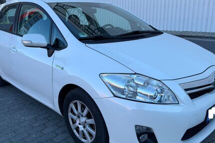 Toyota Auris 108.152 km 6.890 &euro; Berlin 14167