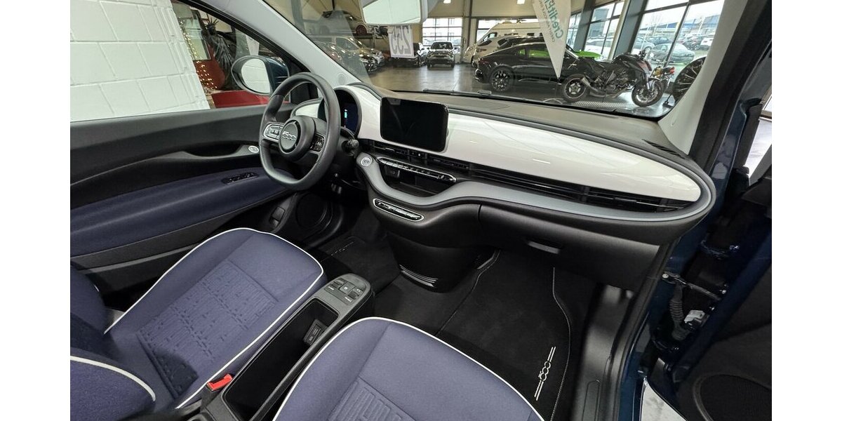 Fiat 500e Action Carplay Android Automatik 1.Hand 25.950 km 13.120 &euro; Lich 35423