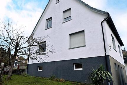 Haus Biedenkopf - 7 Zimmer, 101 m&sup2;, 200.000&euro; | Angebot:25292733