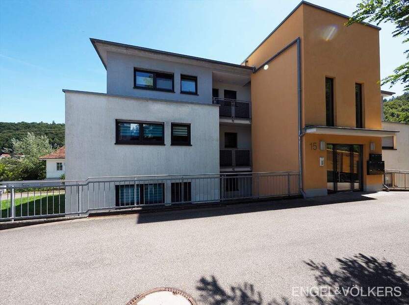 Lichtdurchflutete Mietwohnung mit großem Balkon in Saarbrücken-Scheidt! 3 zimmer