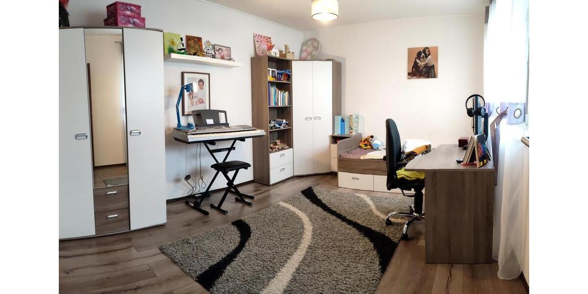 Modernes Wohnen mit Stil & Komfort: Stadtvilla mit Sauna & Garten 7.5 zimmer