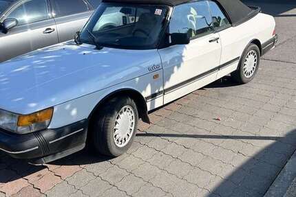 Saab 900