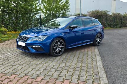 Seat Leon 69.990 km 25.500 &euro; Dortmund 44143