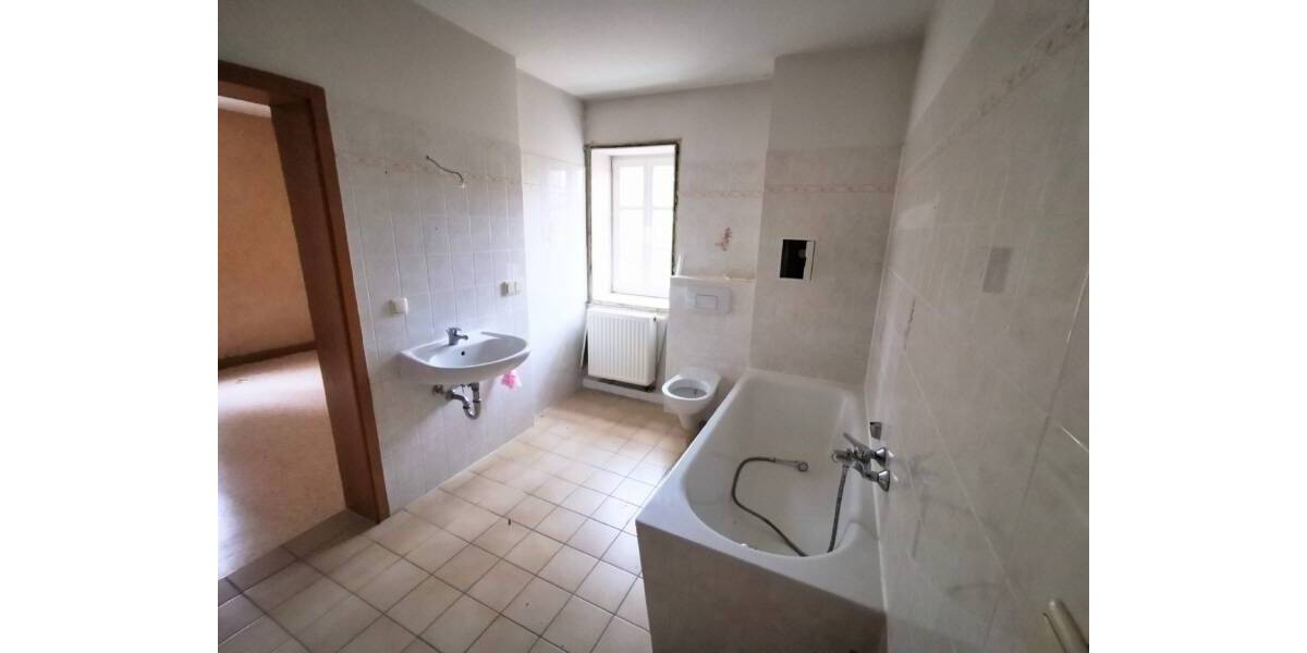 Mehrfamilienhaus, Wohnhaus Grünberg Grünberg - 7 Zimmer, 262 m&sup2;, 118.000&euro; | Angebot:26658942