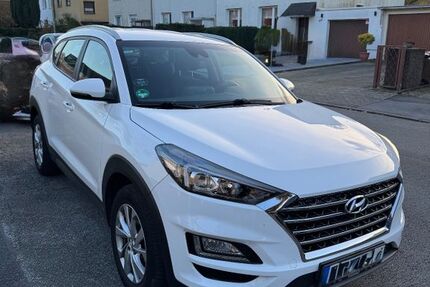 Hyundai TUCSON 48.300 km 19.490 € Essen 45141