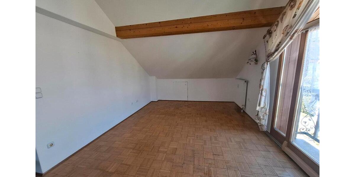 Dachgeschoßwohnung Erbendorf Pfaben - 3 Zimmer, 85 m&sup2;, 900&euro; | Angebot:26525645