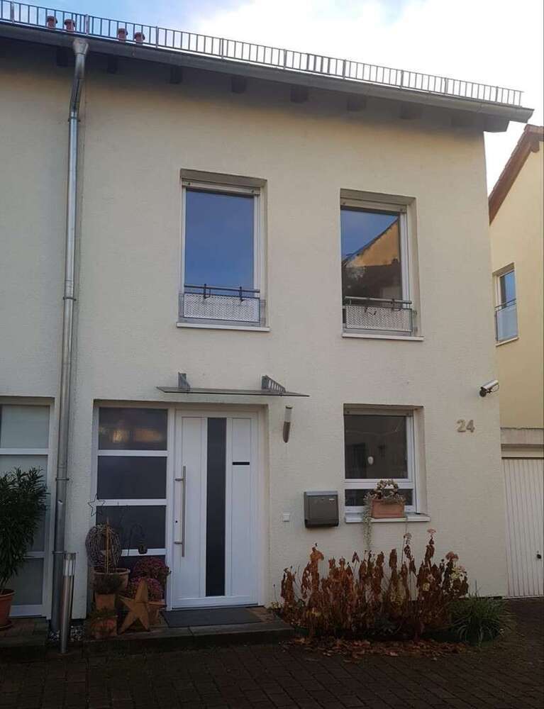 Haus zum Mieten in Frankfurt 2.250 € 148 m²