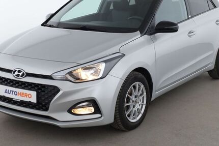 Hyundai i20 76.833 km 12.250 &euro; Dresden 01187