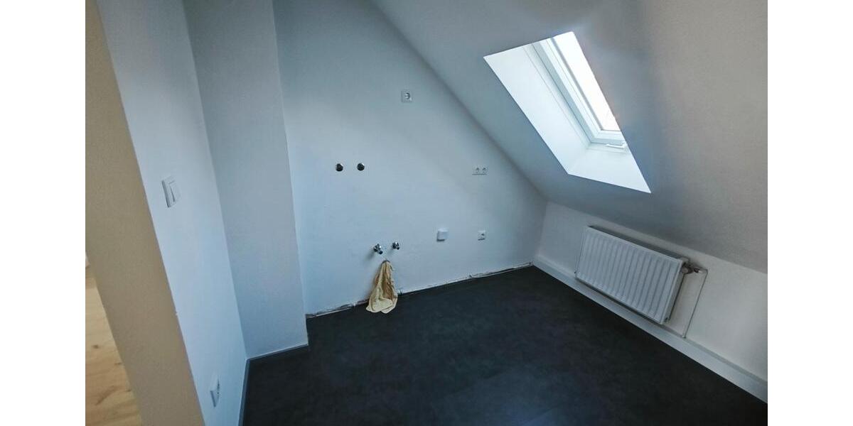Moderne und helle 3-Zimmer Dachgeschosswohnung zur Miete 3 zimmer