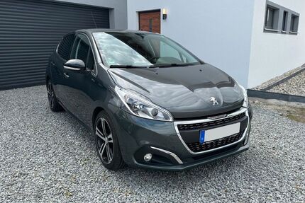 Peugeot 208 82.000 km 8.490 € Perkam 94368