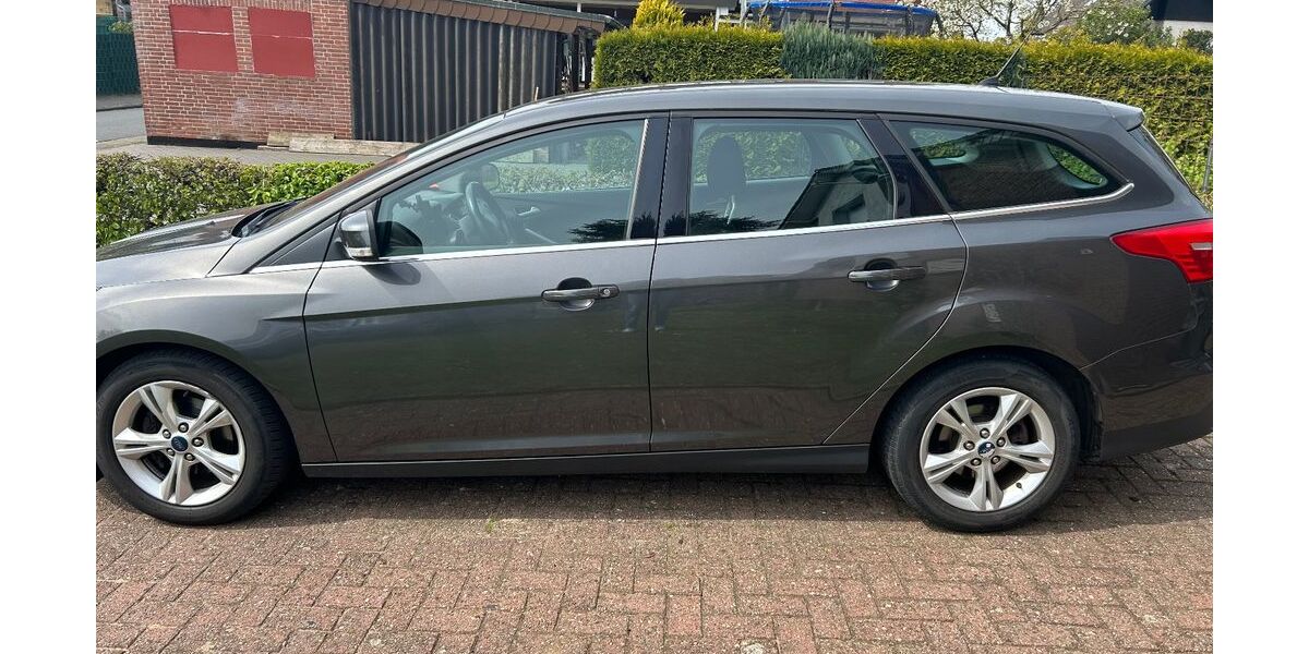 Ford Focus 175.000 km 4.900 &euro; Borken 46325
