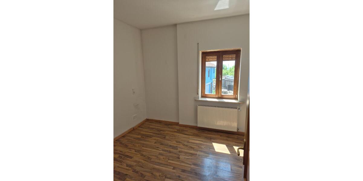 Etagenwohnung Saarbrücken West - 4 Zimmer, 95 m&sup2;, 700&euro; | Angebot:26424978