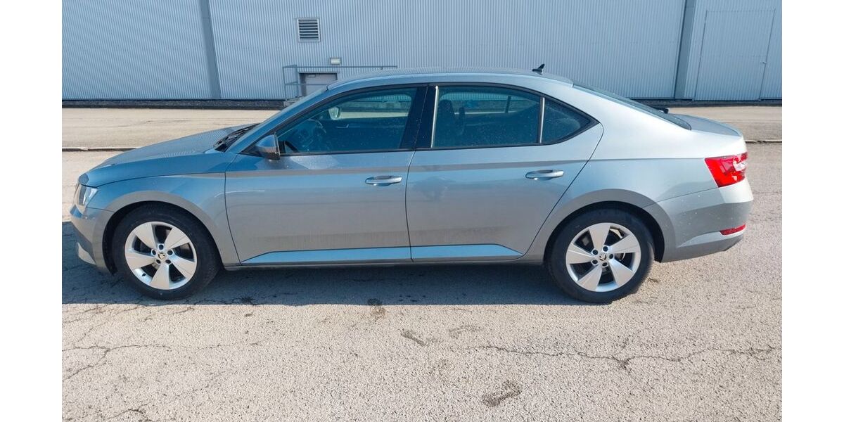 Skoda Superb 172.000 km 10.900 &euro; Extertal 32699