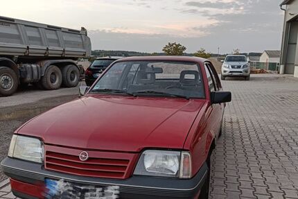 Opel Ascona 98.000 km 1.500 &euro; Pforzheim 75173