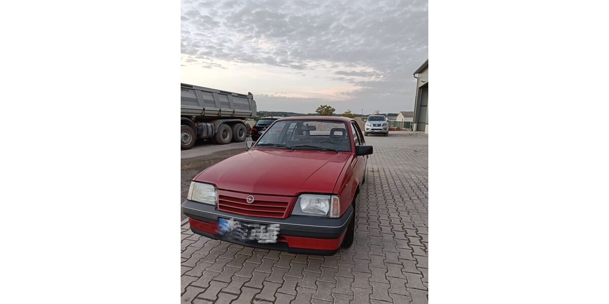 Opel Ascona 98.000 km 1.500 &euro; Pforzheim 75173