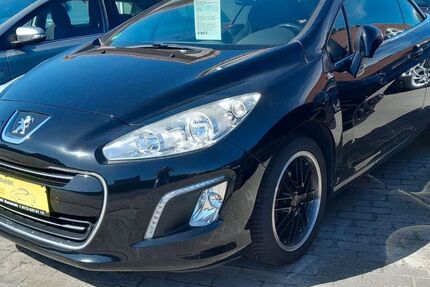 Peugeot 308 120.000 km 6.750 € Upgant-Schott 26529