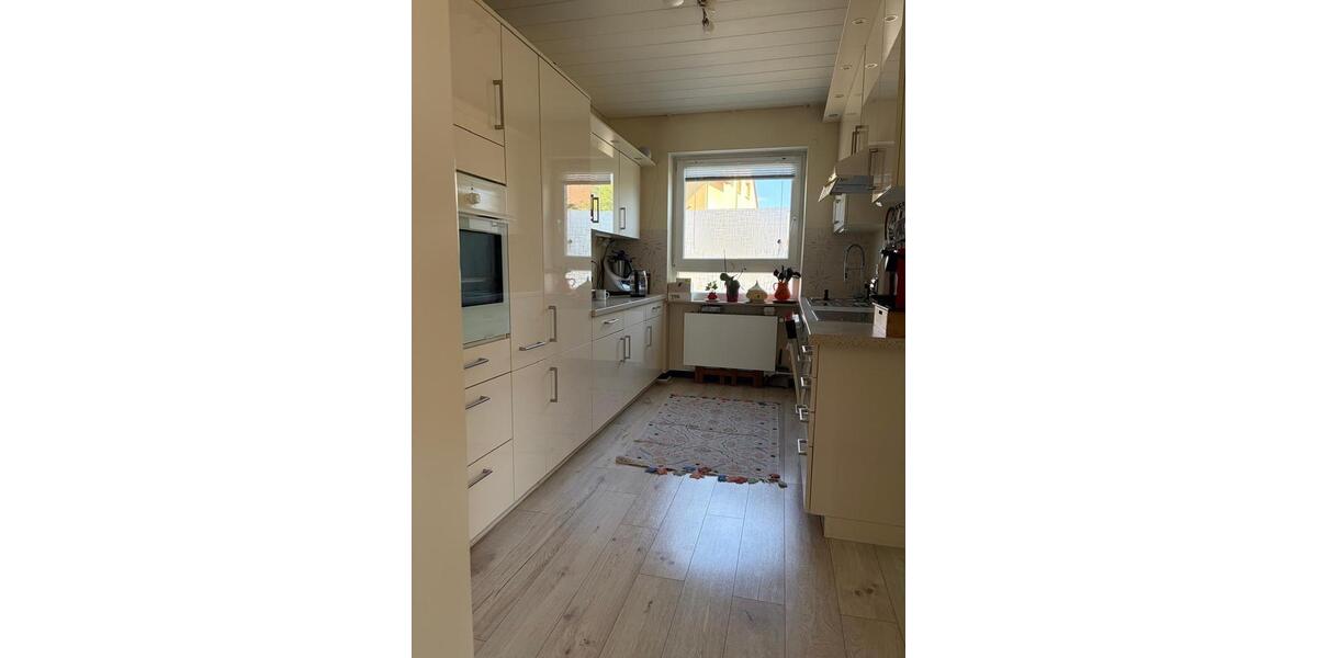 Doppelhaushälfte Bubenreuth - 6 Zimmer, 140 m&sup2;, 1.950&euro; | Angebot:26406749