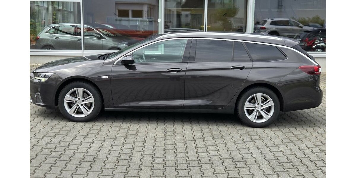 Opel Insignia Sports Tourer Elegance 47.149 km 14.600 &euro; Wilsdruff 01723