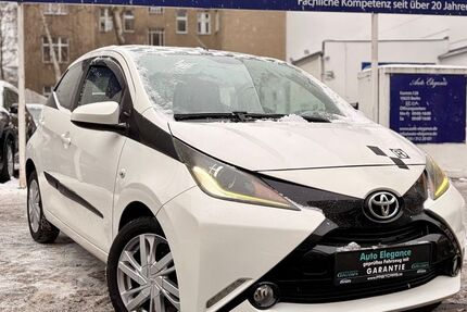 Toyota Aygo (X) 89.000 km 6.590 &euro; Berlin 10625