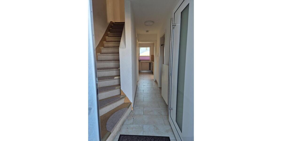 Reihenhaus Esslingen am Neckar Oberesslingen - 4.5 Zimmer, 120 m&sup2;, 1.800&euro; | Angebot:24786916