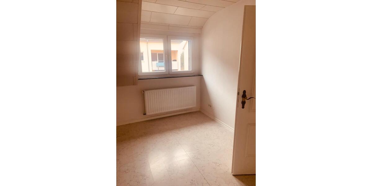 Dachgeschoßwohnung Saarbrücken Eschberg - 3 Zimmer, 78 m&sup2;, 159.000&euro; | Angebot:26858145