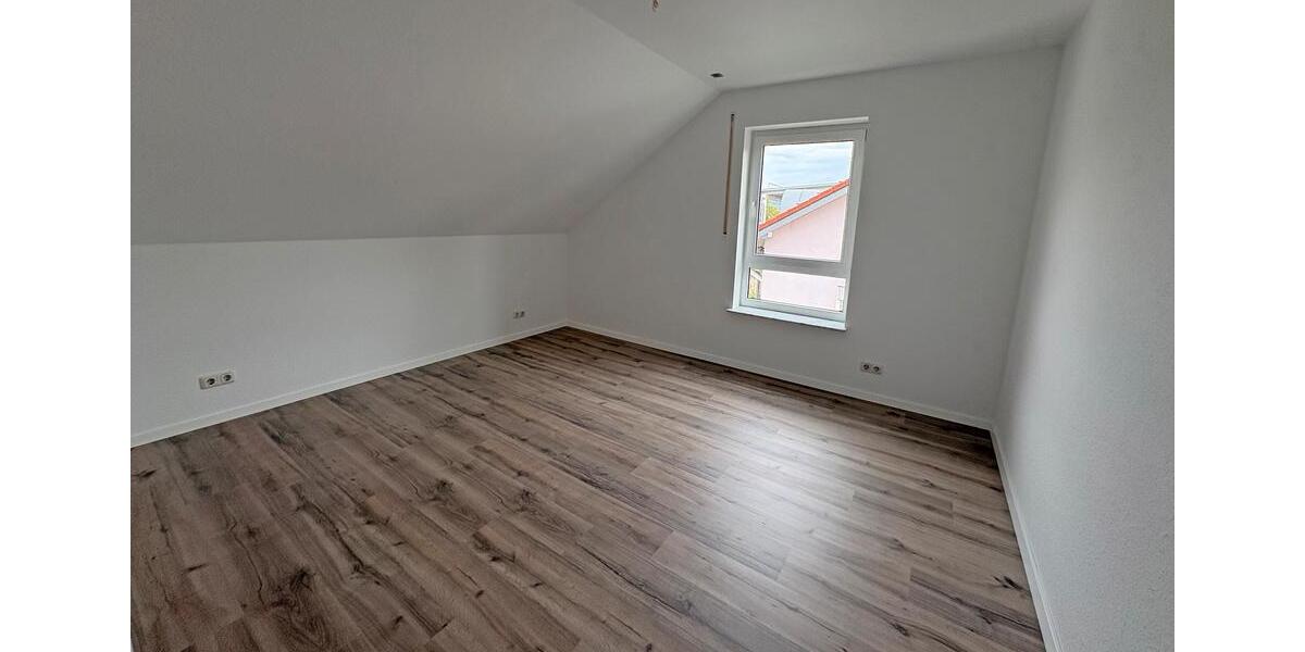 Dachgeschoßwohnung Kronach - 4 Zimmer, 81 m&sup2;, 860&euro; | Angebot:26646675