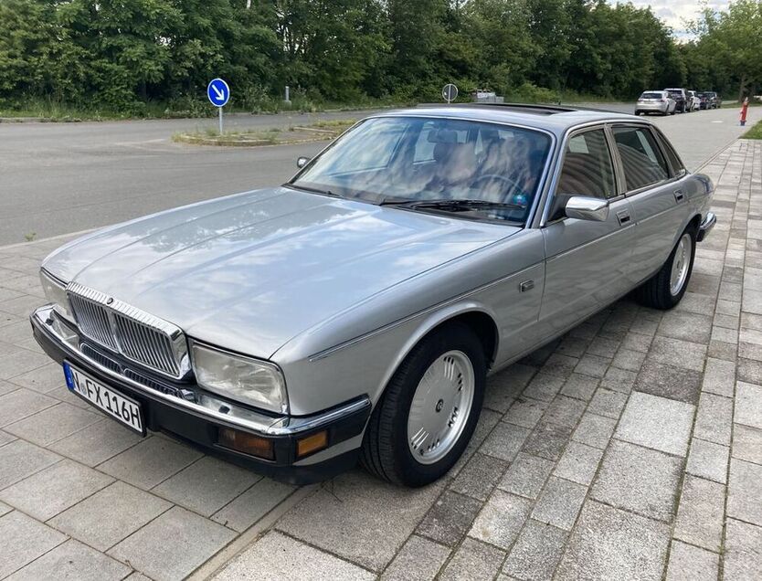 XJ40
