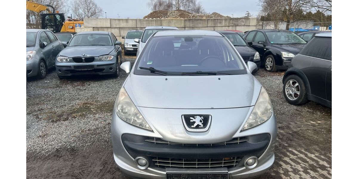 Peugeot 207 140.600 km 1.499 &euro; Ergoldsbach 84061
