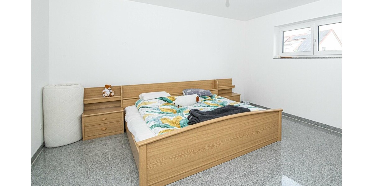 Modernes Gartenrefugium mit großzügigem Wohnbereich und zwei Stellplätzen in guter Lage zu verkaufen - Etagenwohnung Cham / Chammünster Chammünster | Angebot:26725968