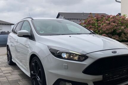 Ford Focus 153.000 km 12.000 € Wassenach 56653
