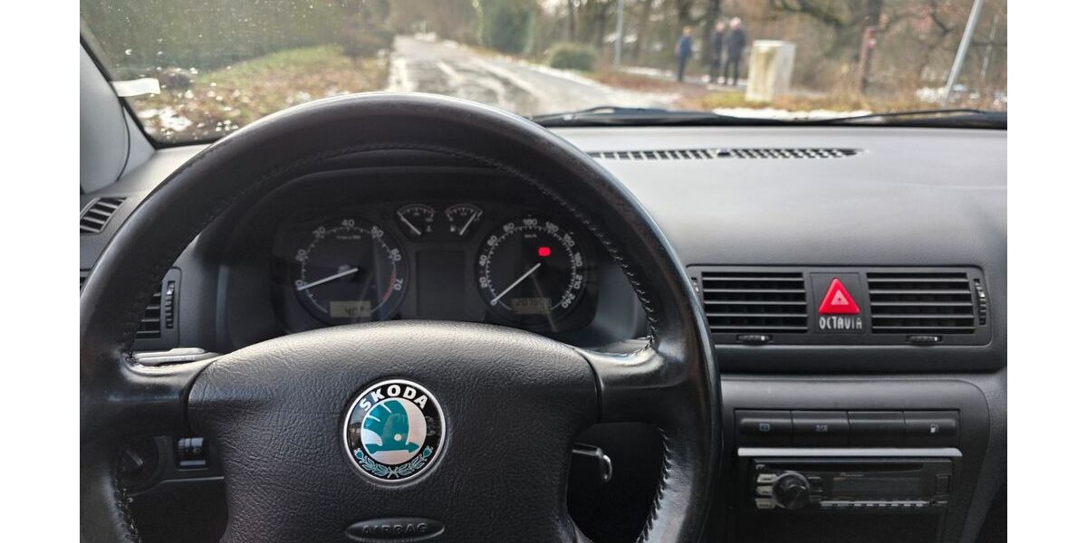 Skoda Octavia 200.000 km 1.600 &euro; Damme 49401