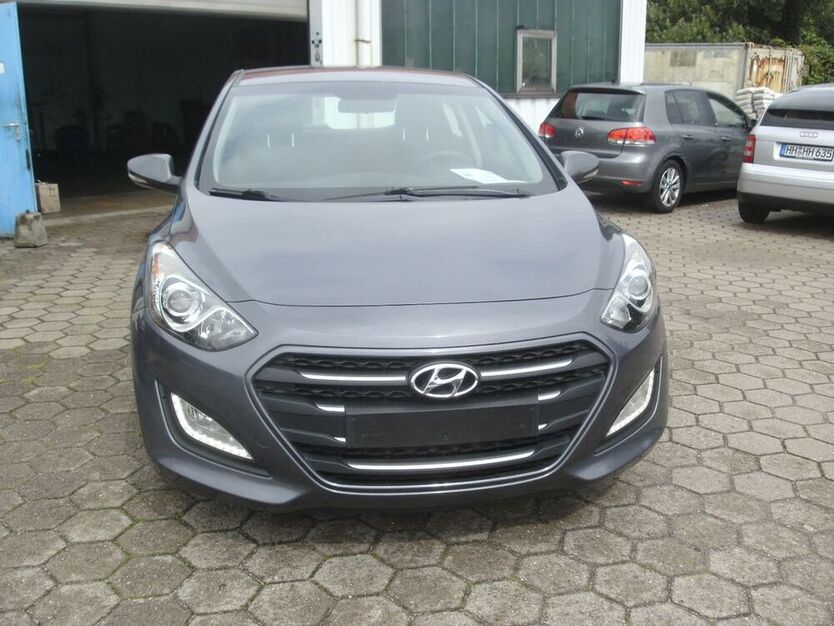 i30