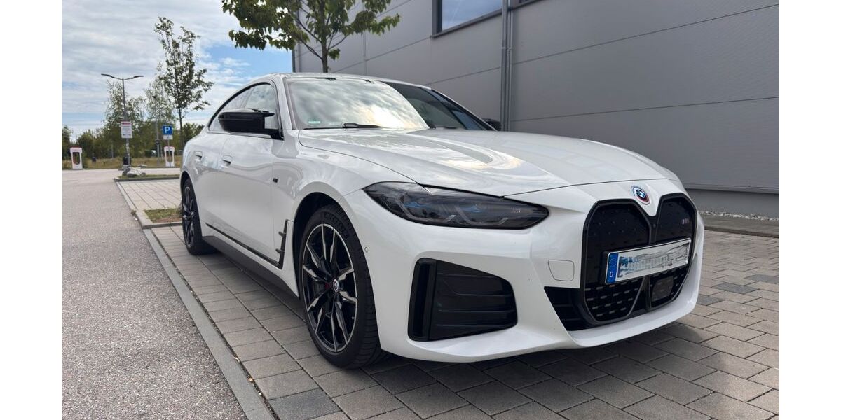 BMW i4 106.000 km 42.590 &euro; München 81827