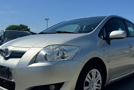 Toyota Auris 187.000 km 3.199 &euro; Oberkrämer 16727