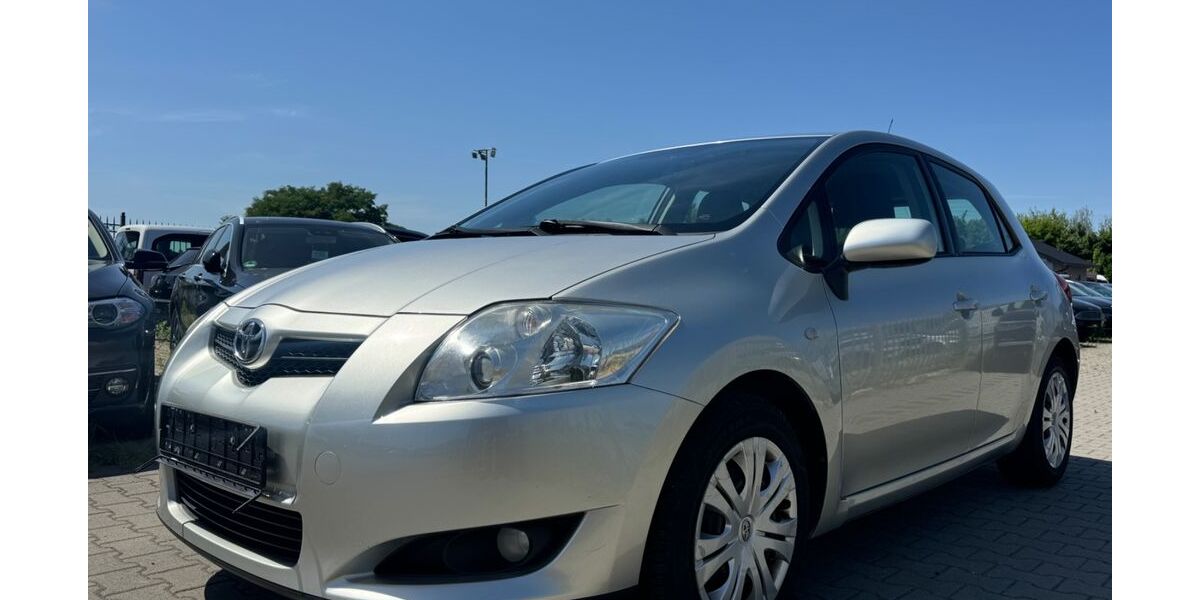 Toyota Auris 187.000 km 3.199 &euro; Oberkrämer 16727