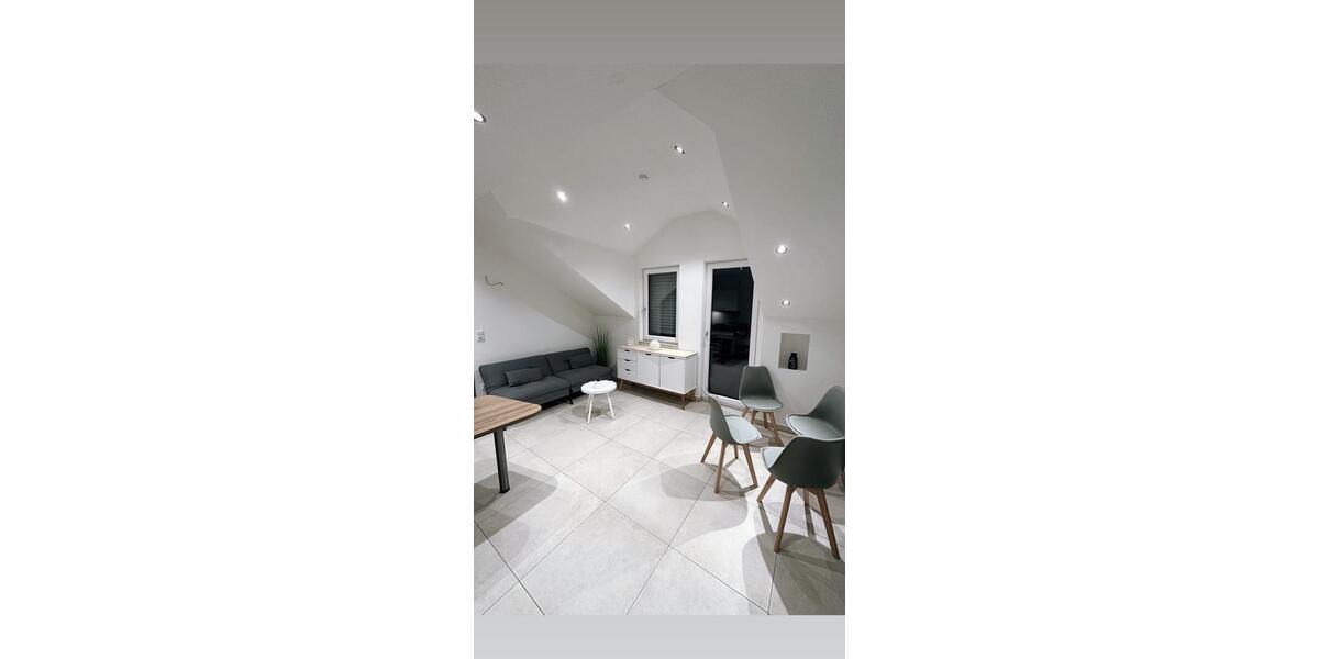 Dachgeschoßwohnung Offenberg - 1.5 Zimmer, 36 m&sup2;, 405&euro; | Angebot:25283562