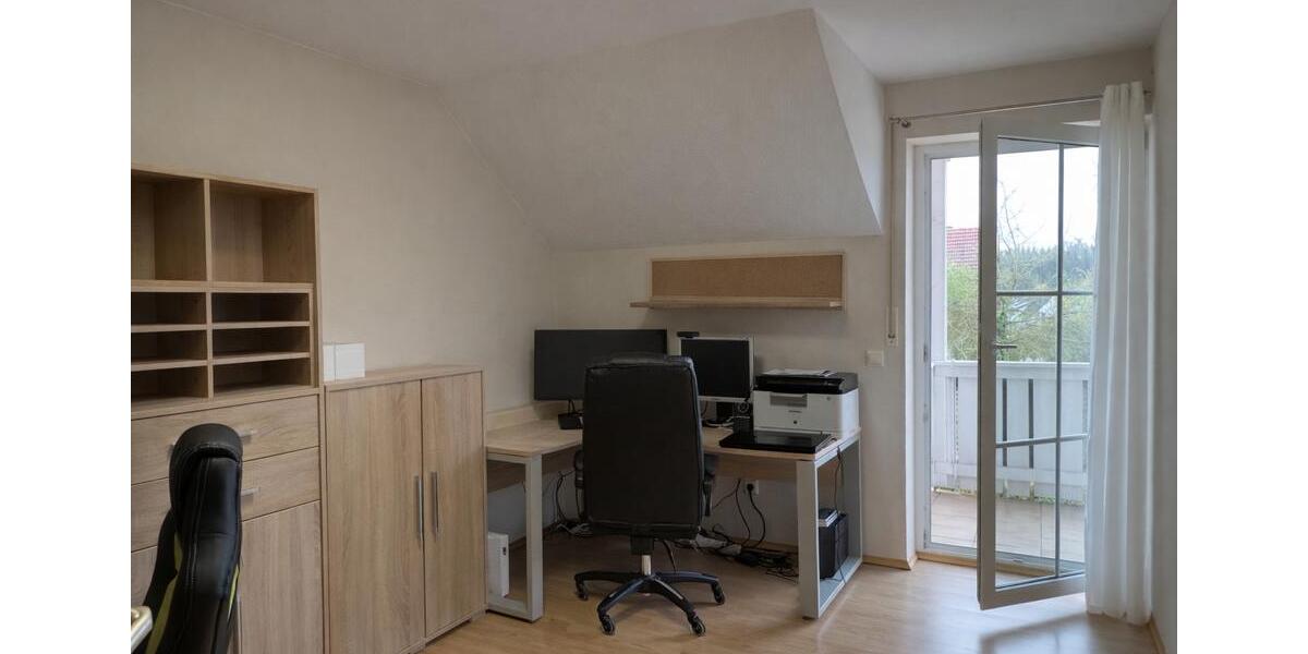 Doppelhaushälfte Coburg - 6 Zimmer, 160 m&sup2;, 1.590&euro; | Angebot:26163392