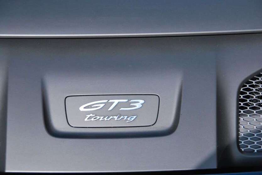 911