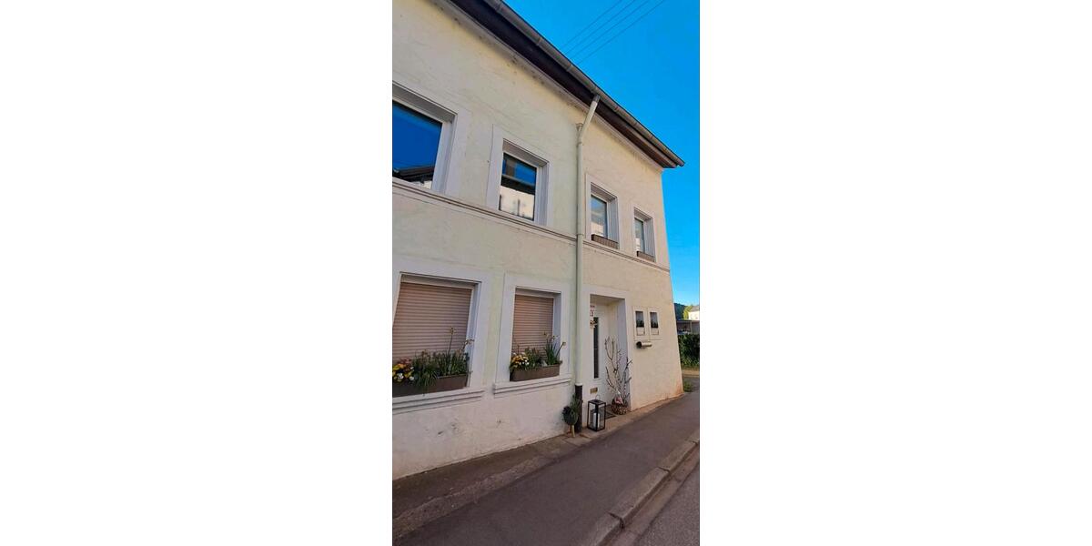 Erdgeschoßwohnung Ayl - 5 Zimmer, 130 m&sup2;, 850&euro; | Angebot:26359617
