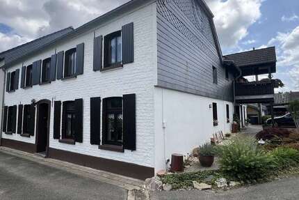 Haus zum Kaufen in Mönchengladbach-Rheindahlen 399.000 € 241 m²