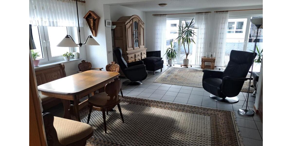 Etagenwohnung Lindlar - 3 Zimmer, 130 m&sup2;, 1.300&euro; | Angebot:26351696