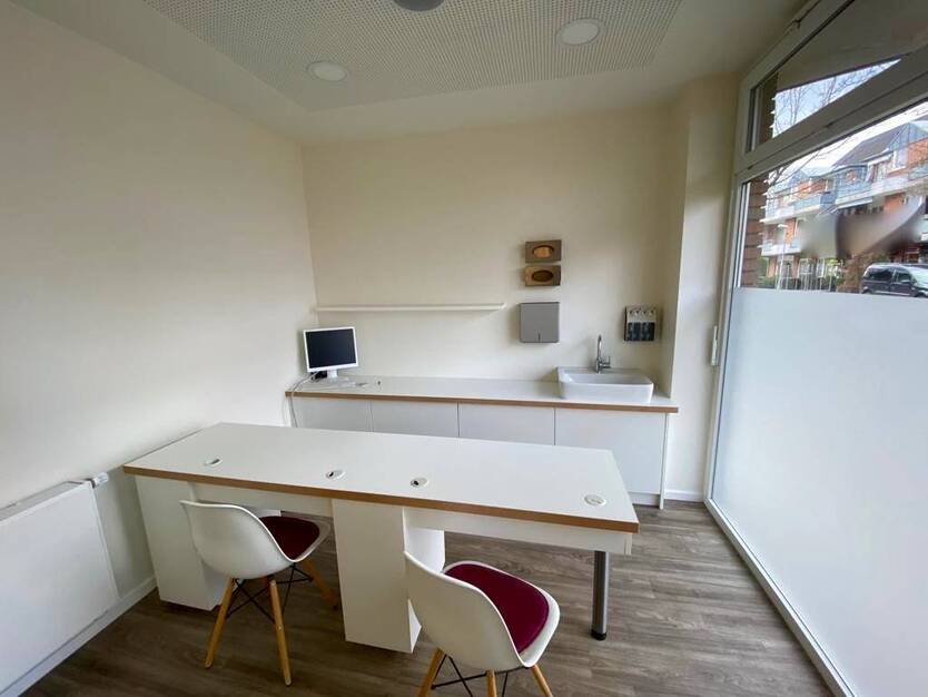 Moderne und großzügige Praxisräumlichkeiten auf zwei Etagen 9 zimmer